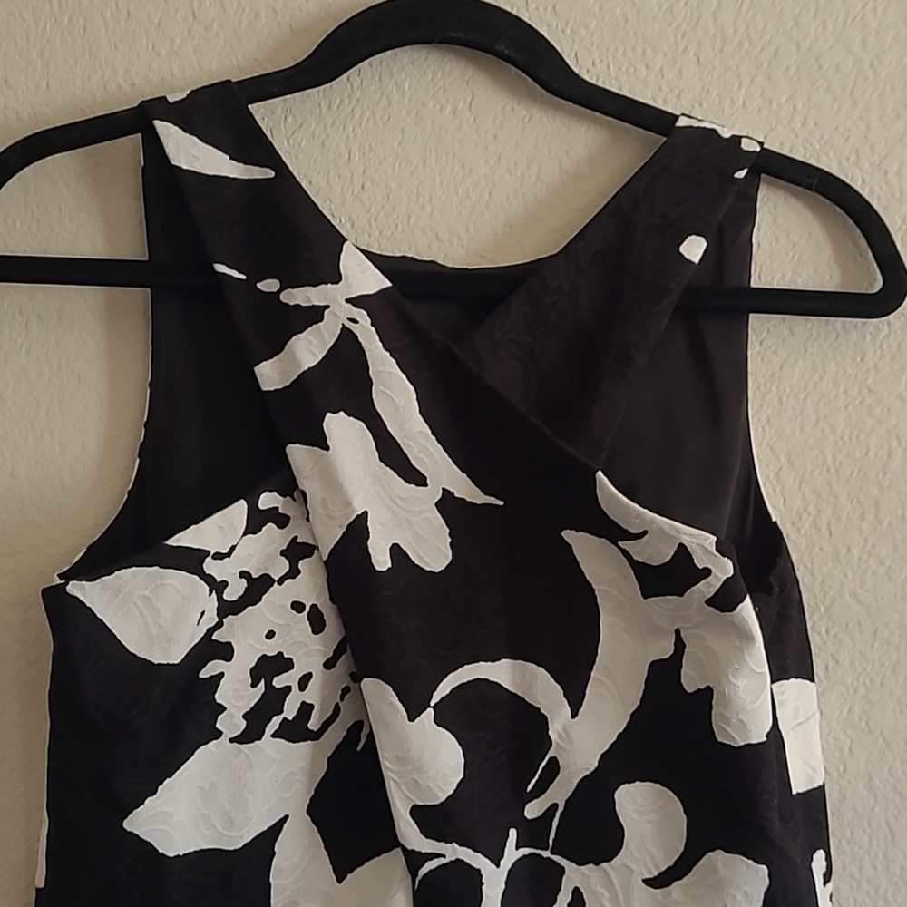 Talbots Black/White Tropical Floral Print Criss-cross Back Dress Size 6 - Picture 4 of 10